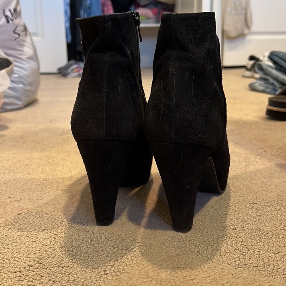 Stuart Weitzman Booties Size 7.5 - image 3